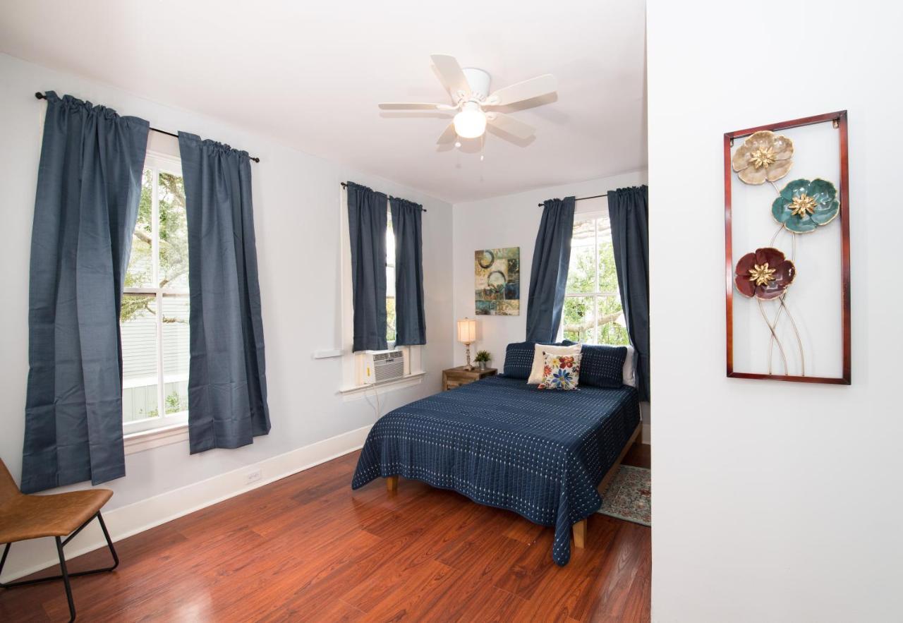 Villa Beautiful Two-Story In Central Galveston, Short Walk To Beach, Near Downtown! | Seas The Breeze Exterior foto