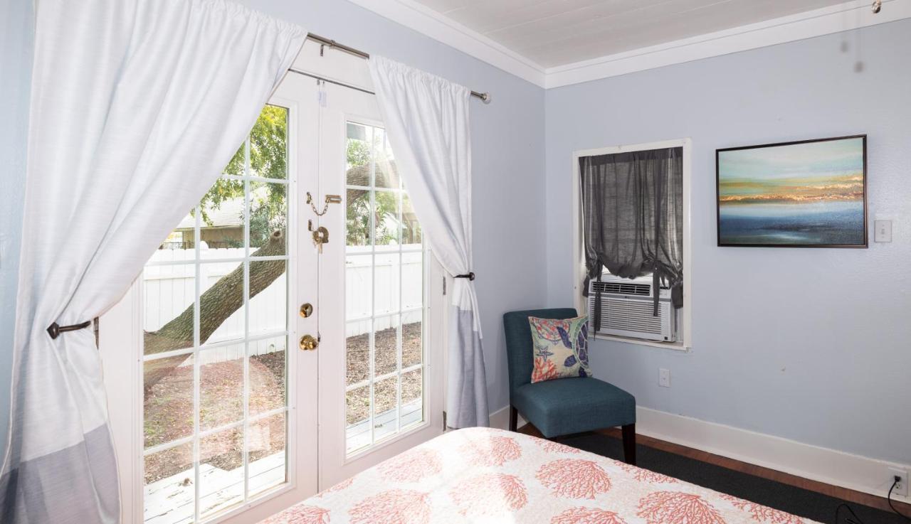 Villa Beautiful Two-Story In Central Galveston, Short Walk To Beach, Near Downtown! | Seas The Breeze Exterior foto