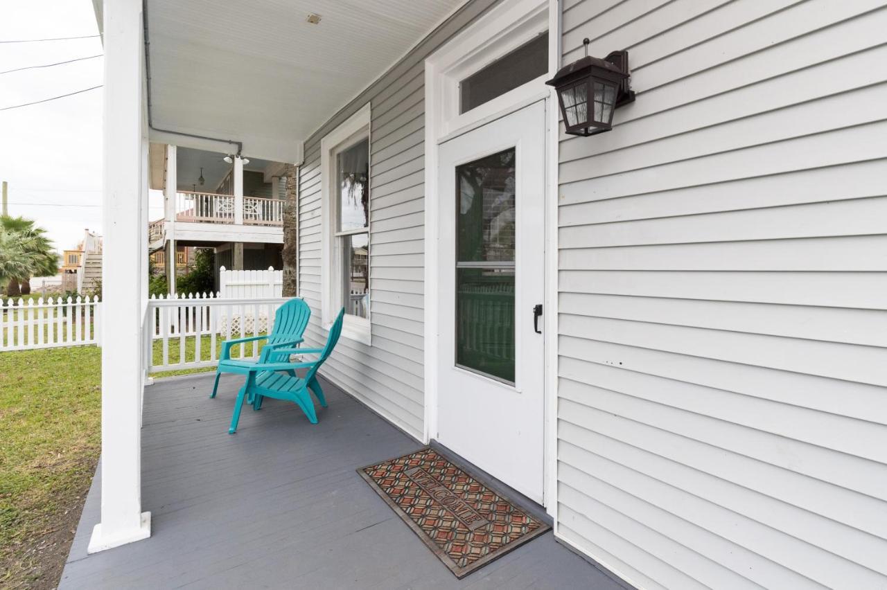 Villa Beautiful Two-Story In Central Galveston, Short Walk To Beach, Near Downtown! | Seas The Breeze Exterior foto