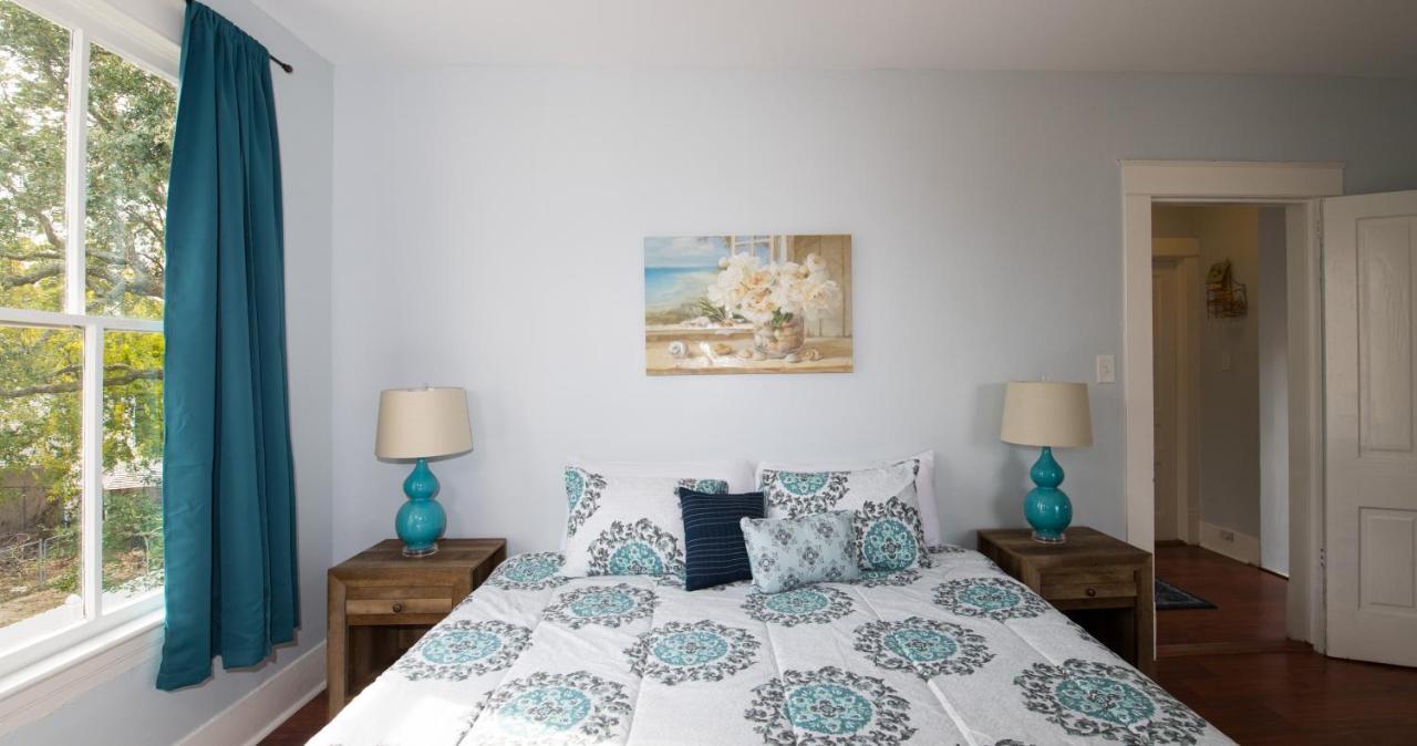 Villa Beautiful Two-Story In Central Galveston, Short Walk To Beach, Near Downtown! | Seas The Breeze Exterior foto