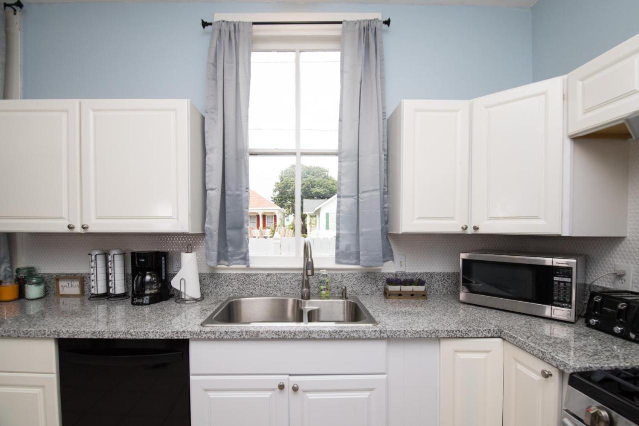 Villa Beautiful Two-Story In Central Galveston, Short Walk To Beach, Near Downtown! | Seas The Breeze Exterior foto