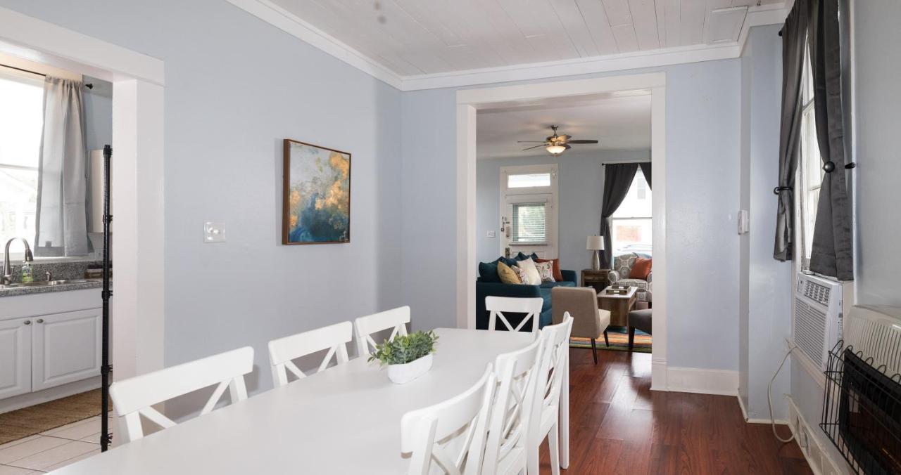 Villa Beautiful Two-Story In Central Galveston, Short Walk To Beach, Near Downtown! | Seas The Breeze Exterior foto