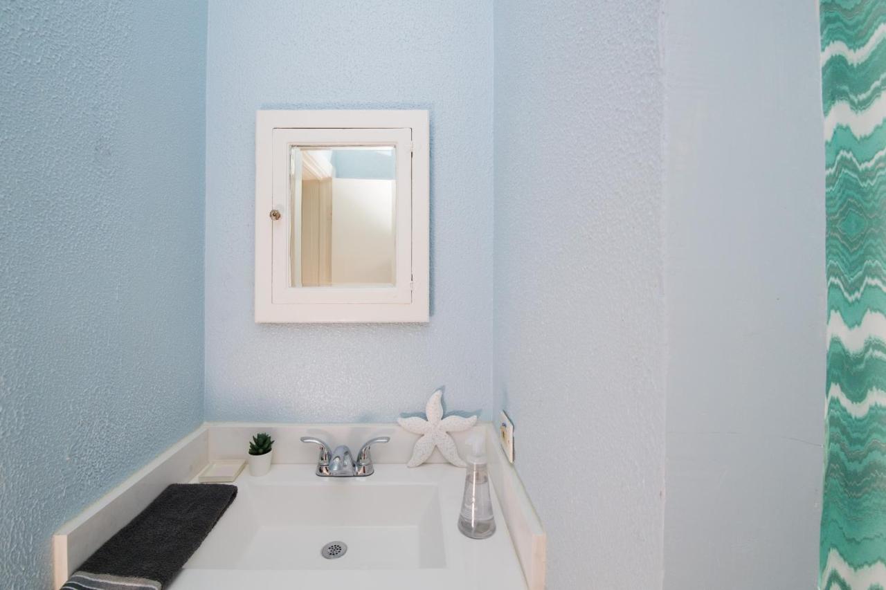 Villa Beautiful Two-Story In Central Galveston, Short Walk To Beach, Near Downtown! | Seas The Breeze Exterior foto