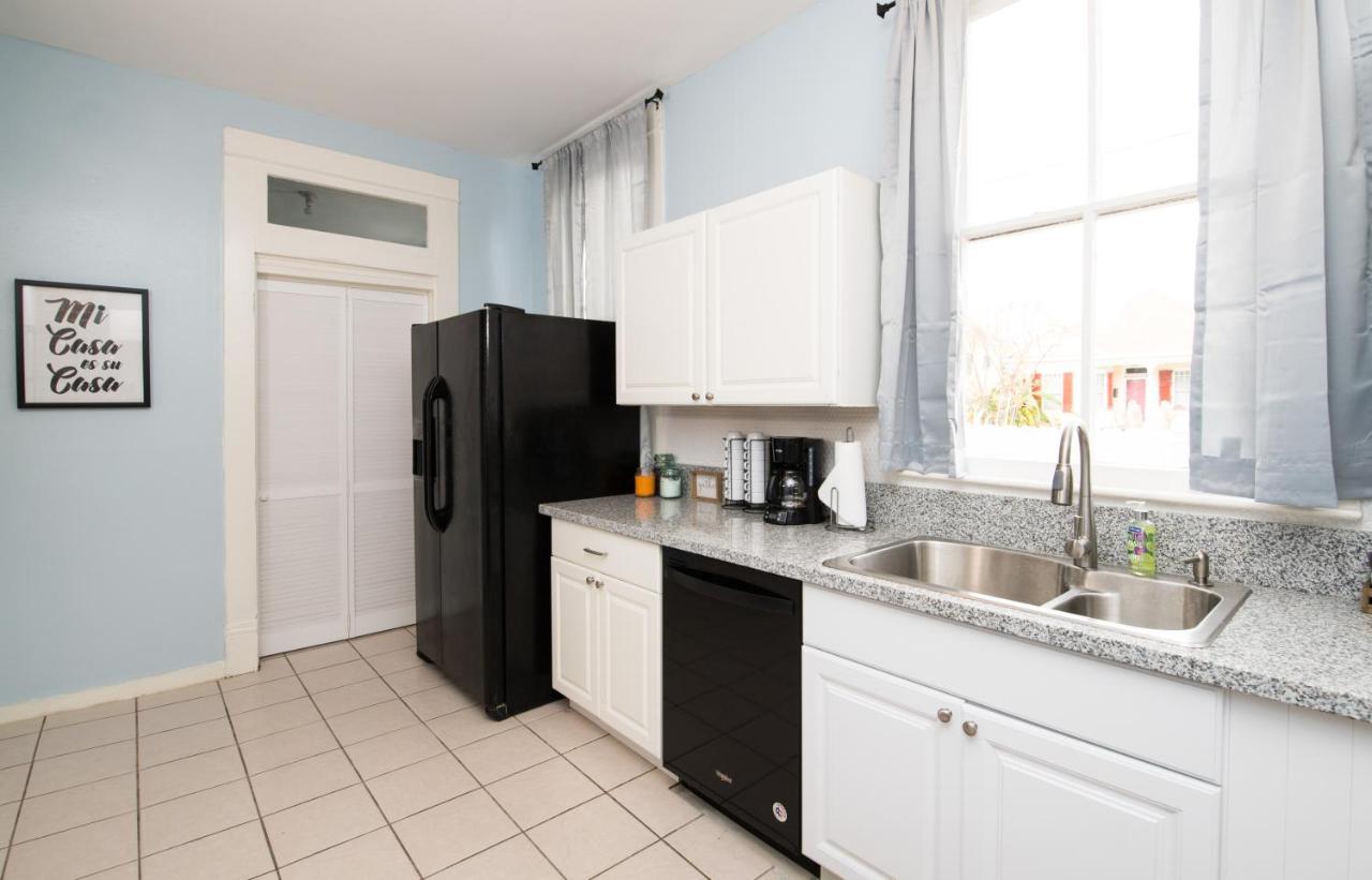 Villa Beautiful Two-Story In Central Galveston, Short Walk To Beach, Near Downtown! | Seas The Breeze Exterior foto